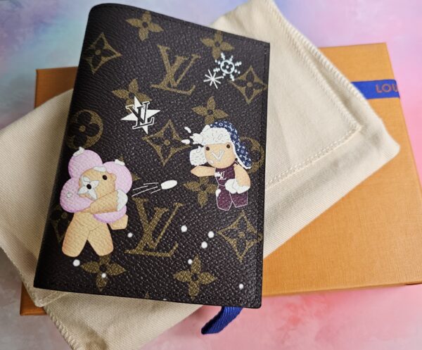 Frost Passport Holder