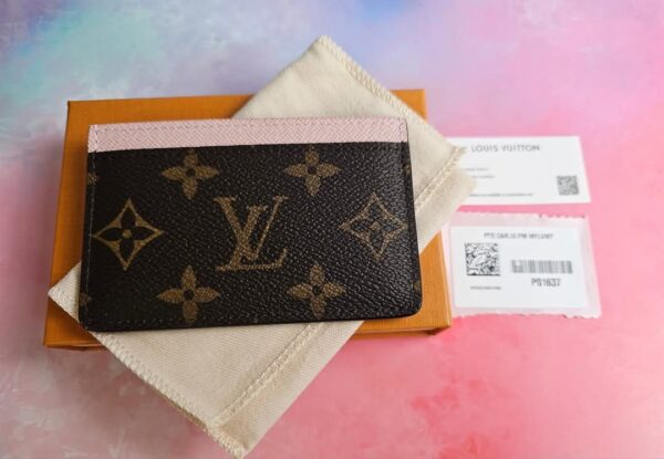 World Tour Card Holder - Image 4