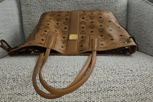 Liz Shopper - Image 12