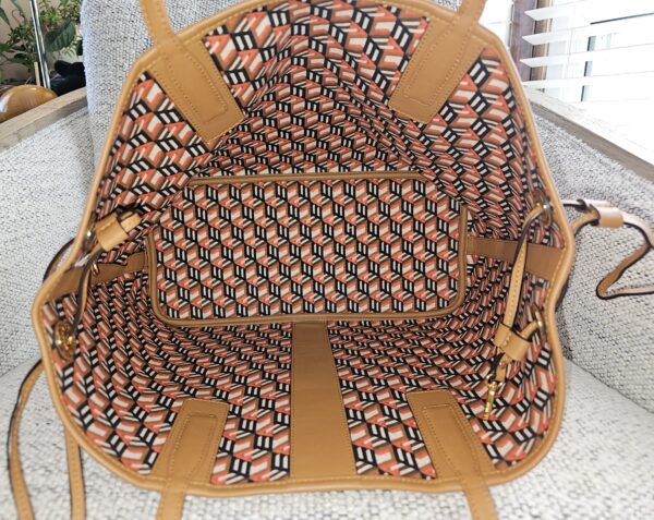Liz Shopper - Image 15