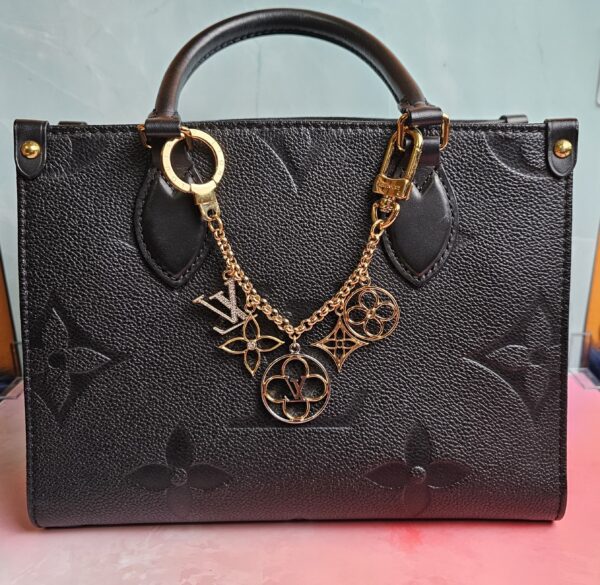 Sac Chene Flower Charm - Image 15