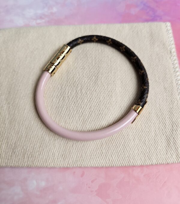 Daily Confidential Bracelet