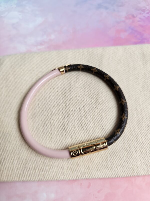 Daily Confidential Bracelet - Image 3