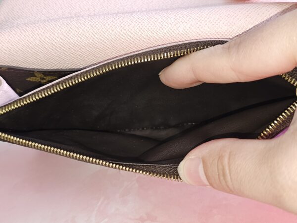EMILIE WALLET - Image 14