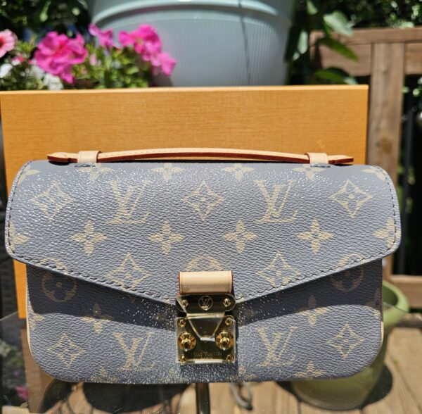 Pochette Metis East West - Image 3