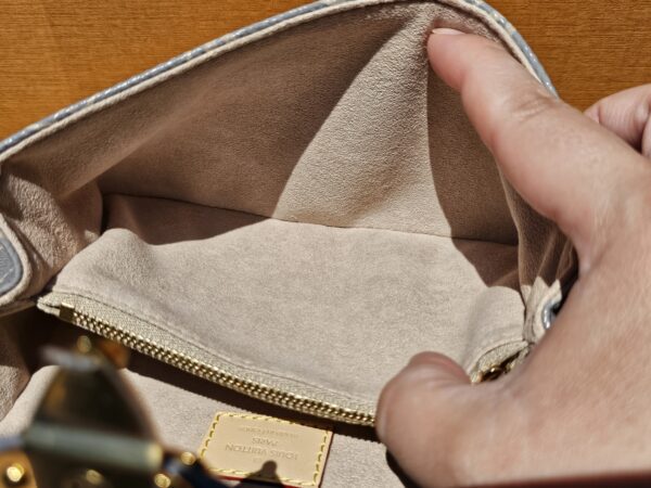 Pochette Metis East West - Image 18