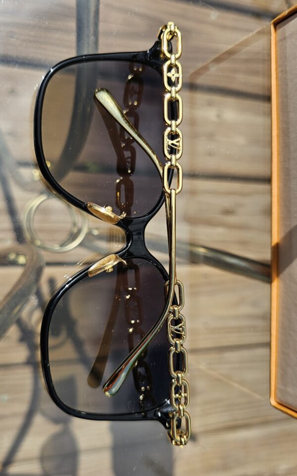 Two Classique Square Sunglasses - Image 8