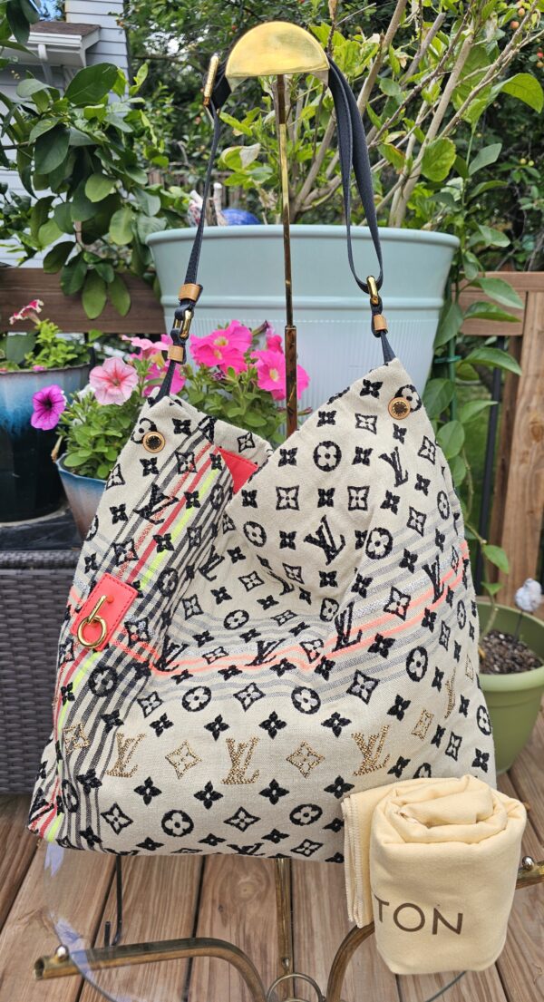 BOHEMIAN CHECHE