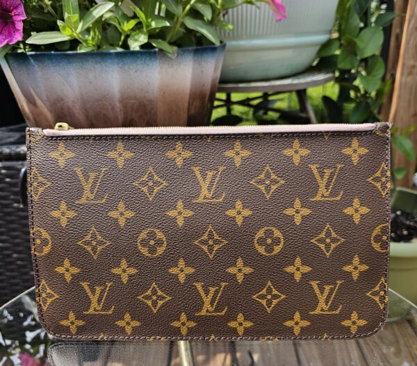 Neverfull Pouch MM Monogram Rose ballerine interior - Image 3