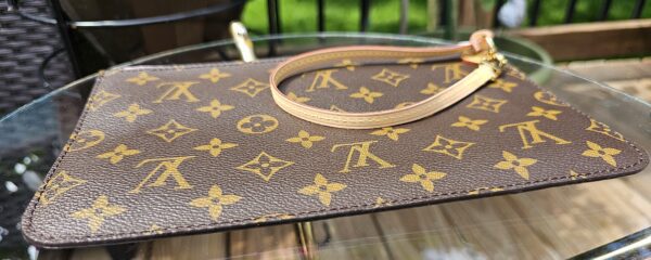 Neverfull Pouch MM Monogram Rose ballerine interior - Image 6