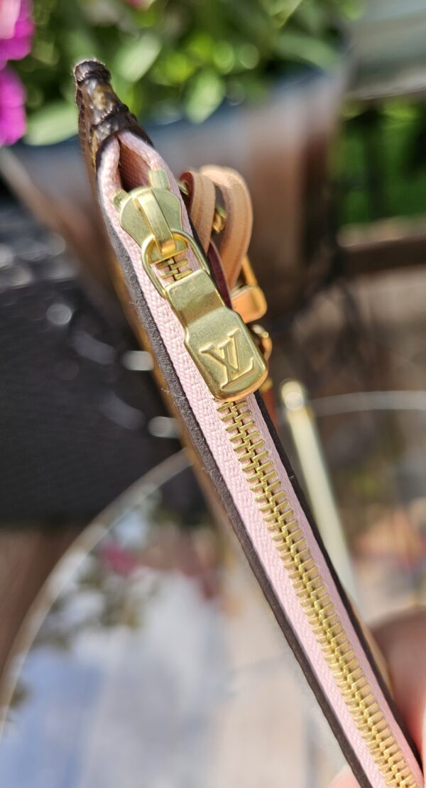 Neverfull Pouch MM Monogram Rose ballerine interior - Image 8
