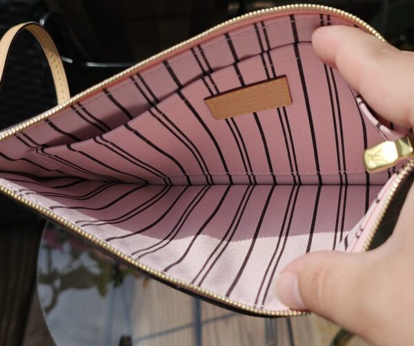 Neverfull Pouch MM Monogram Rose ballerine interior - Image 11