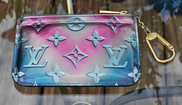 Metallic vernis degrade key pouch - Image 3