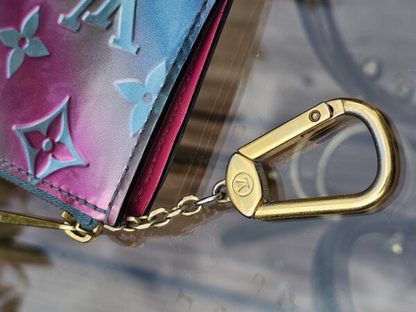 Metallic vernis degrade key pouch - Image 6
