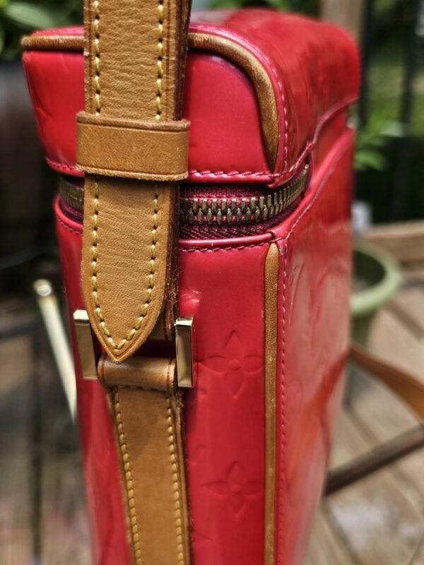 Sullivan Vertical Crossbody - Image 7