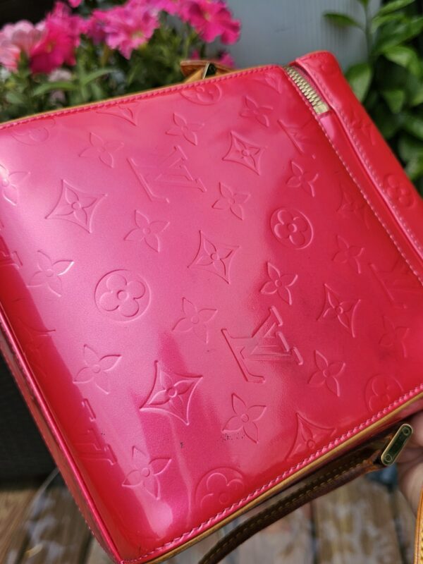 Sullivan Vertical Crossbody - Image 9