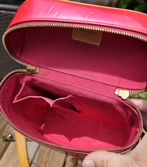 Sullivan Vertical Crossbody - Image 11
