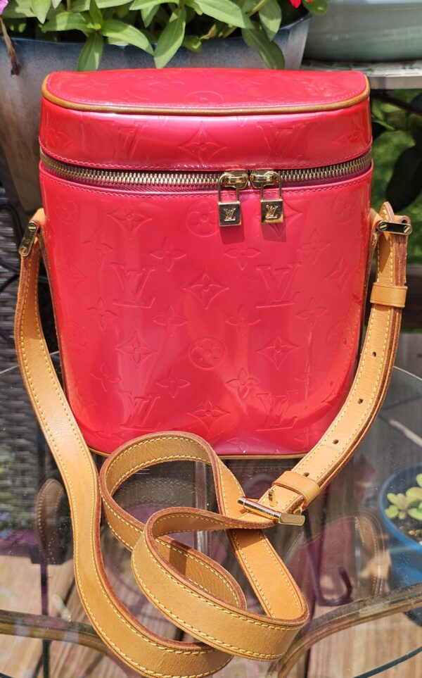 Sullivan Vertical Crossbody
