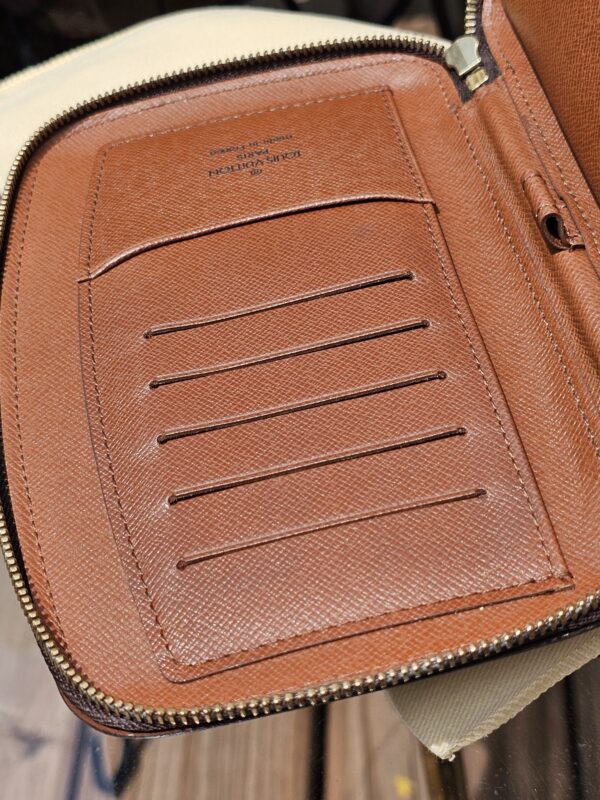 Geode Organizer Wallet - Image 12