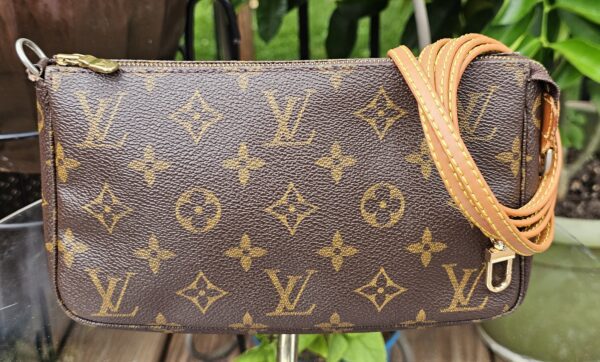 Pochette Accessories