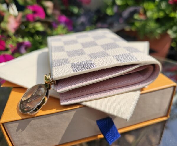 Lisa Wallet - Image 4
