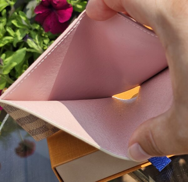 Lisa Wallet - Image 11