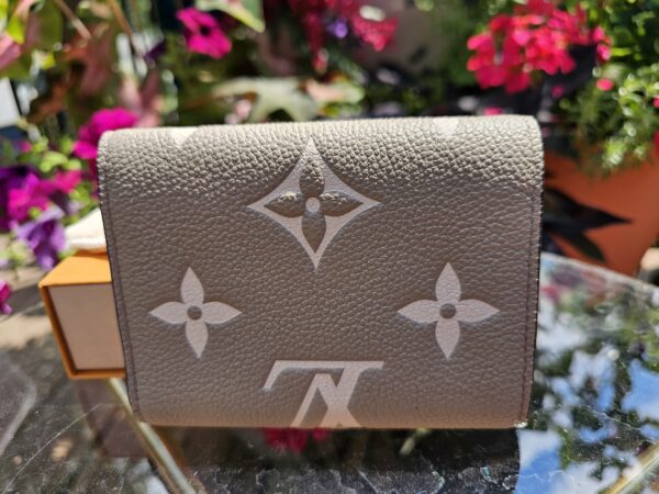 Victorine Bicolor Dove - Image 3