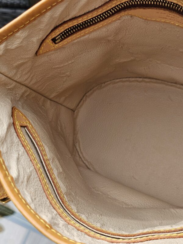 Bucket GM Monogram - Image 16