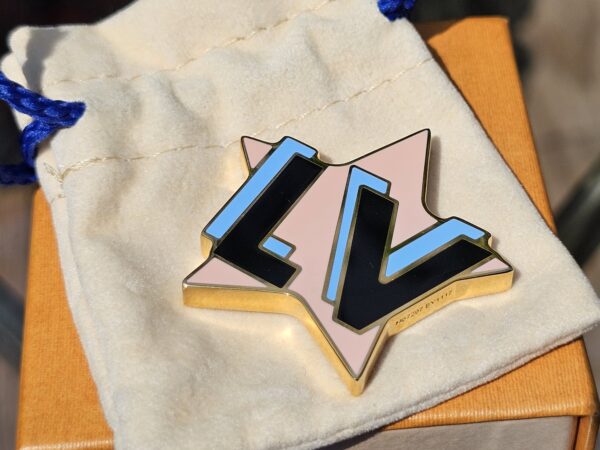 Summer Feel Magnetic Brooch - Image 5