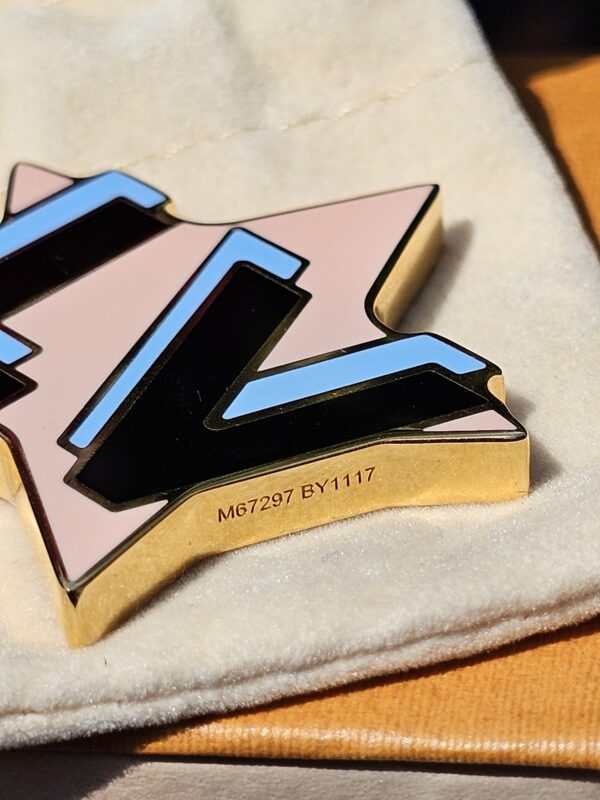 Summer Feel Magnetic Brooch - Image 6