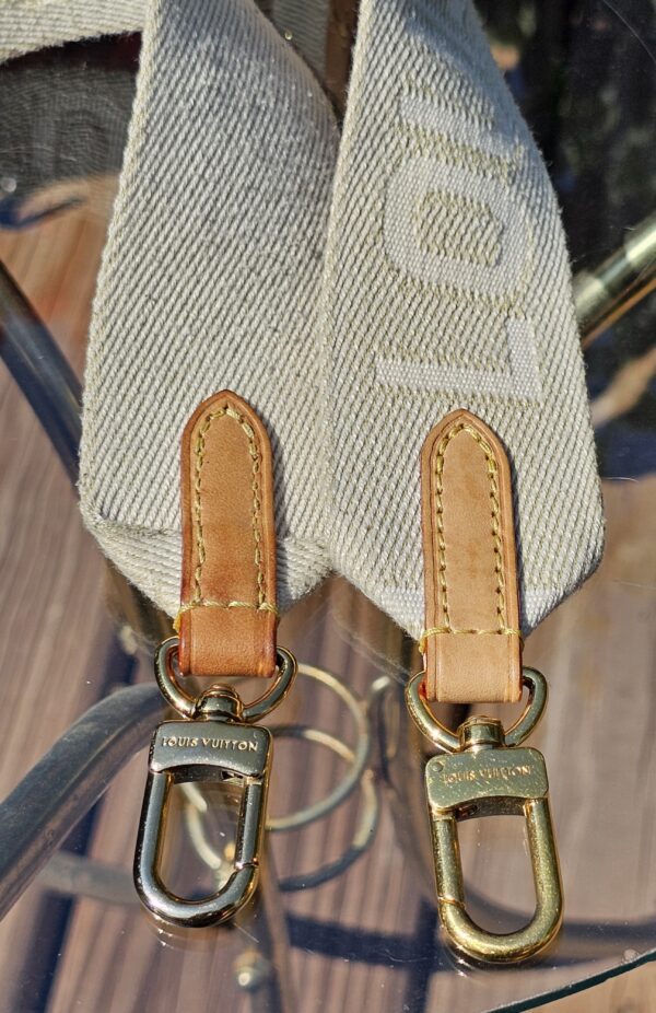 Highrise Bumbag - Image 15