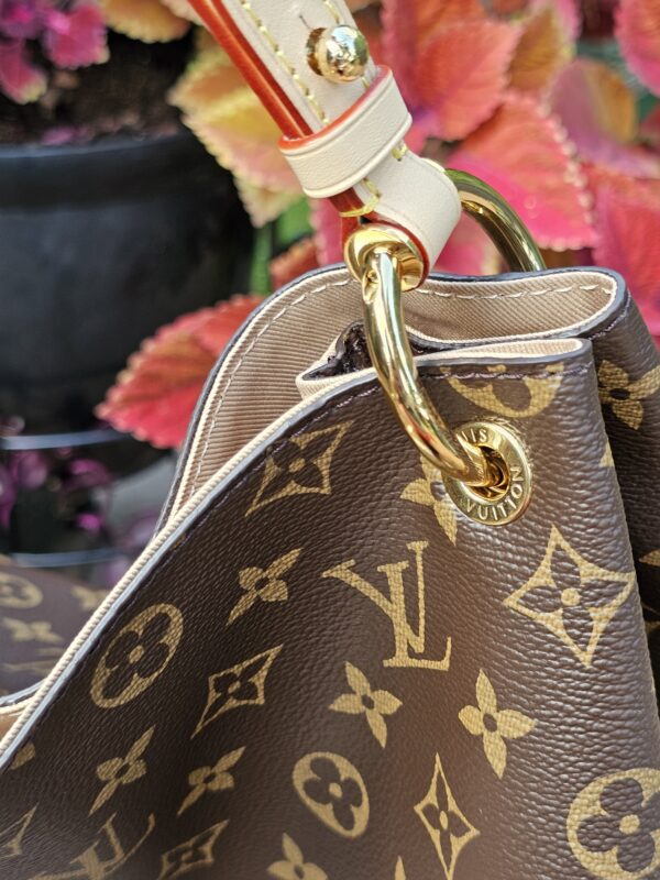 Graceful MM Monogram - Image 12