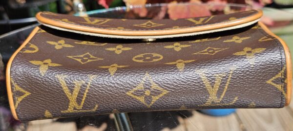 Florentine with Non Branded Belt - Image 5