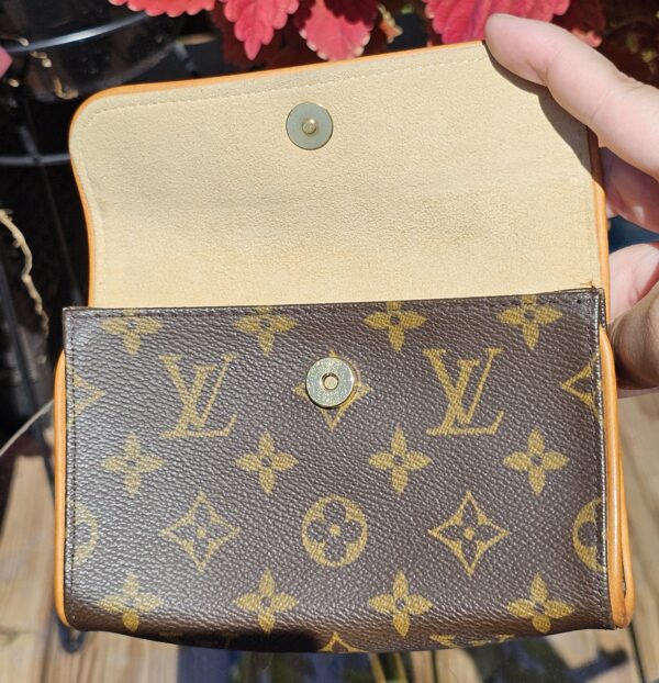 Florentine with Non Branded Belt - Image 9