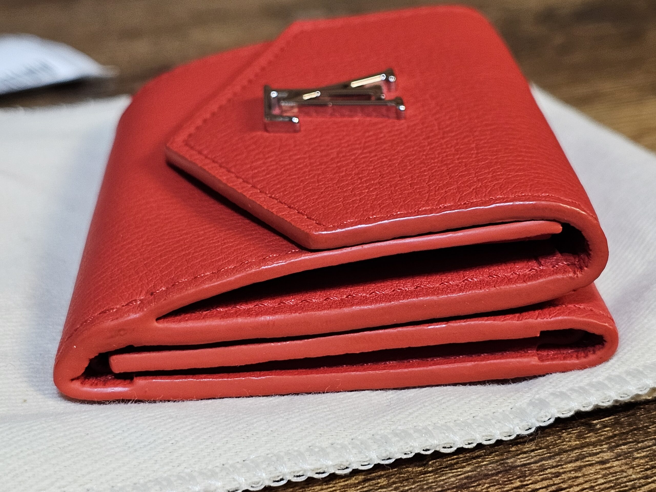 Lockme Mini Wallet Red - Image 5