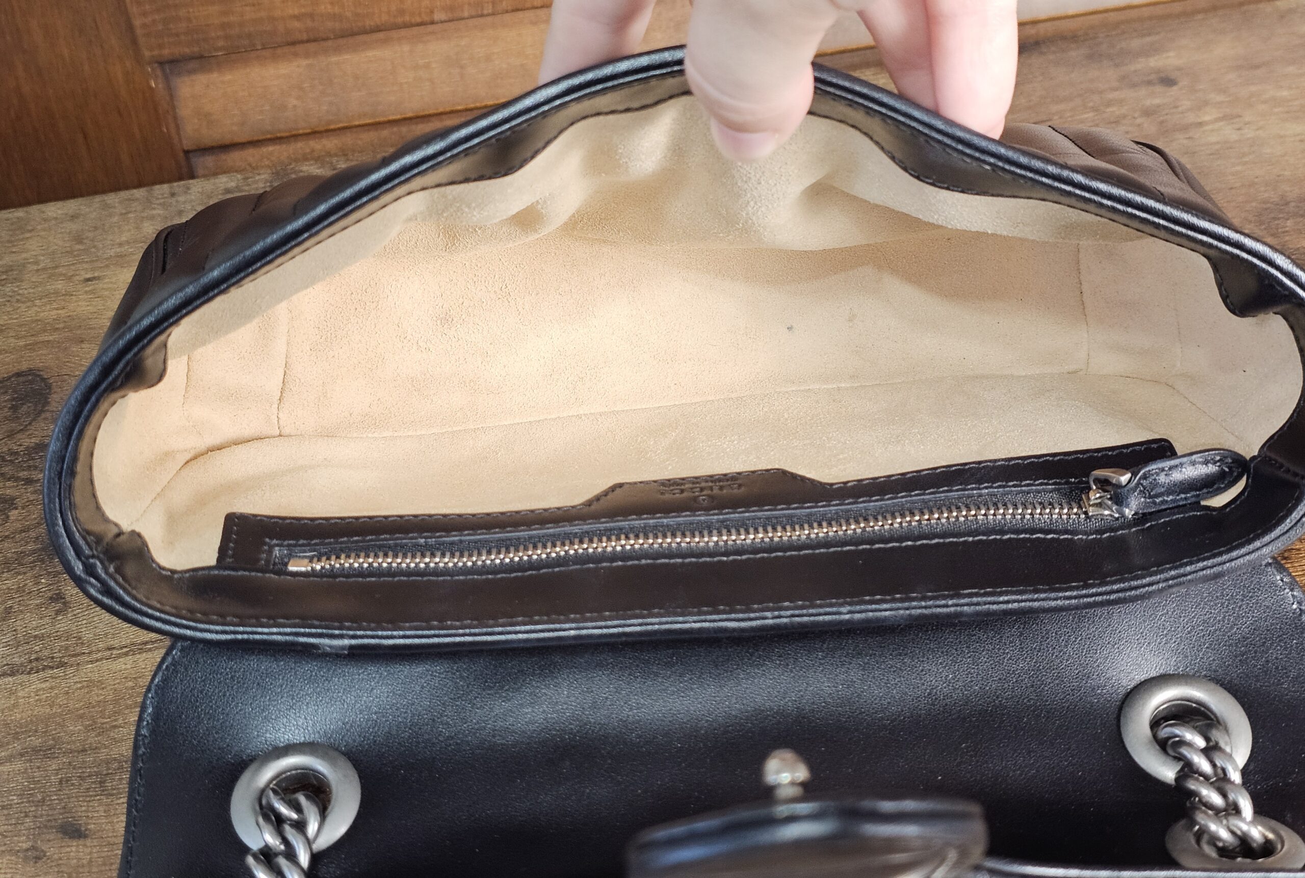 Aria Small Calfskin Black . - Image 16