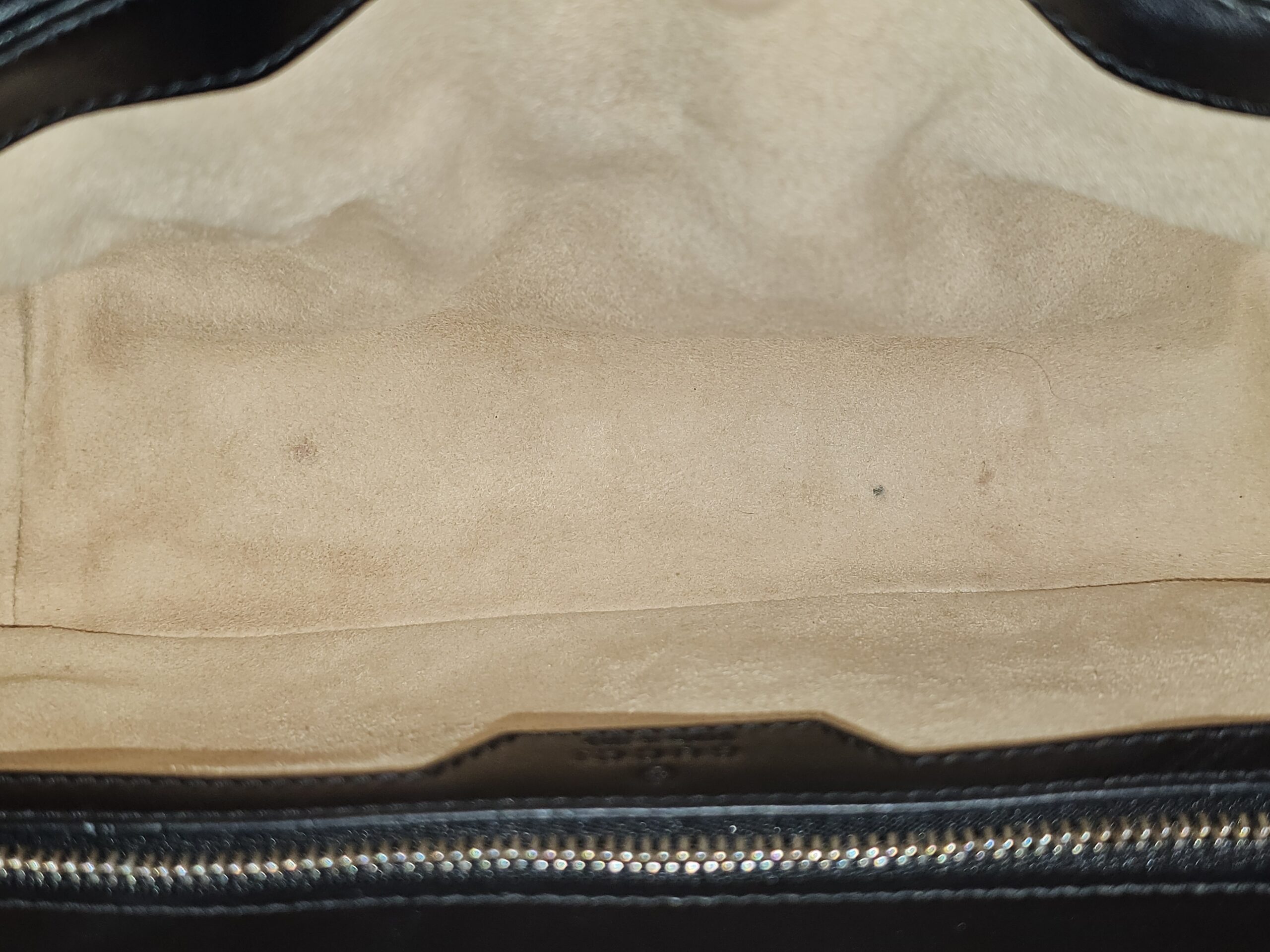 Aria Small Calfskin Black . - Image 17