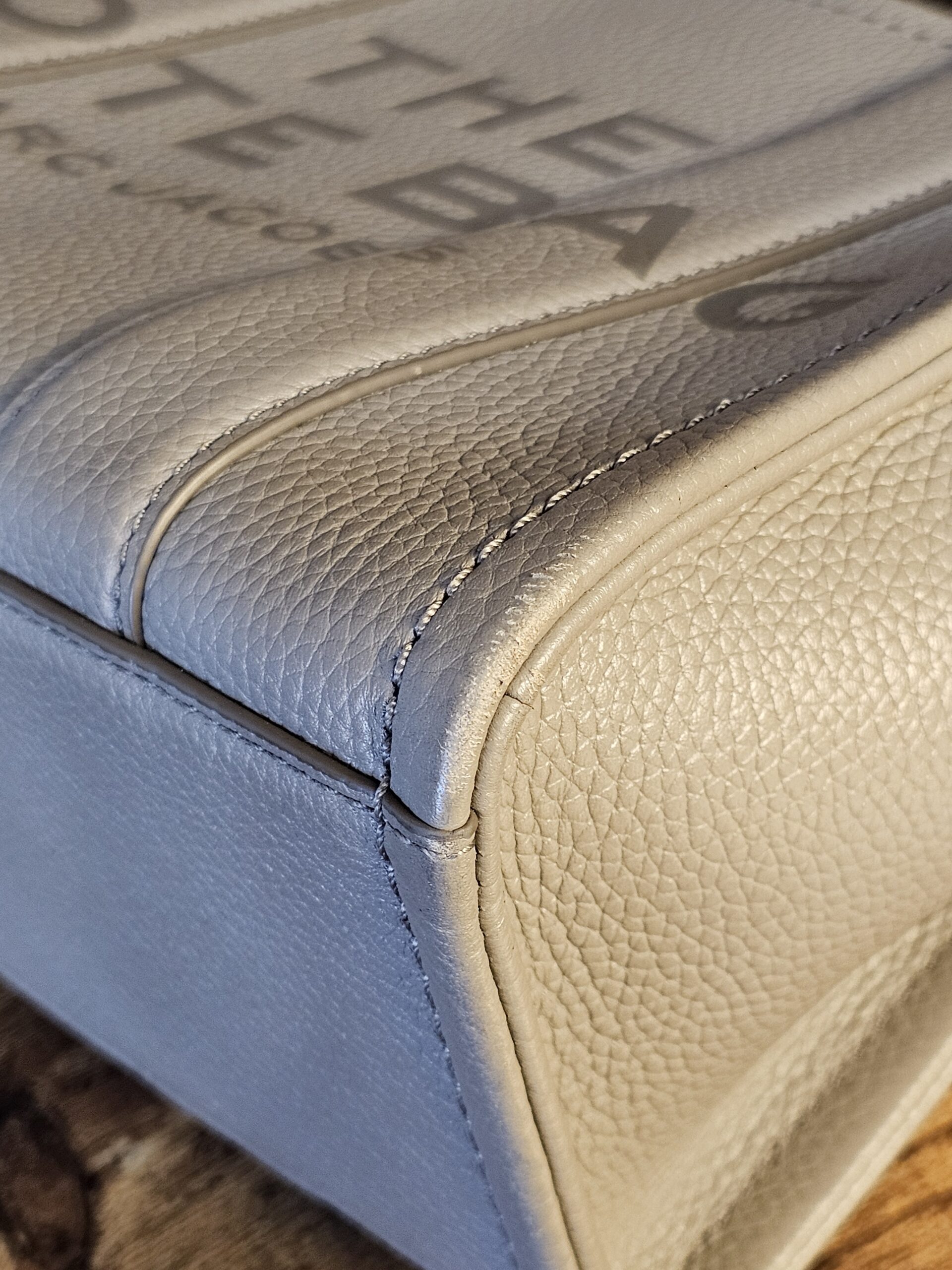 Small tote in Cement - Image 9