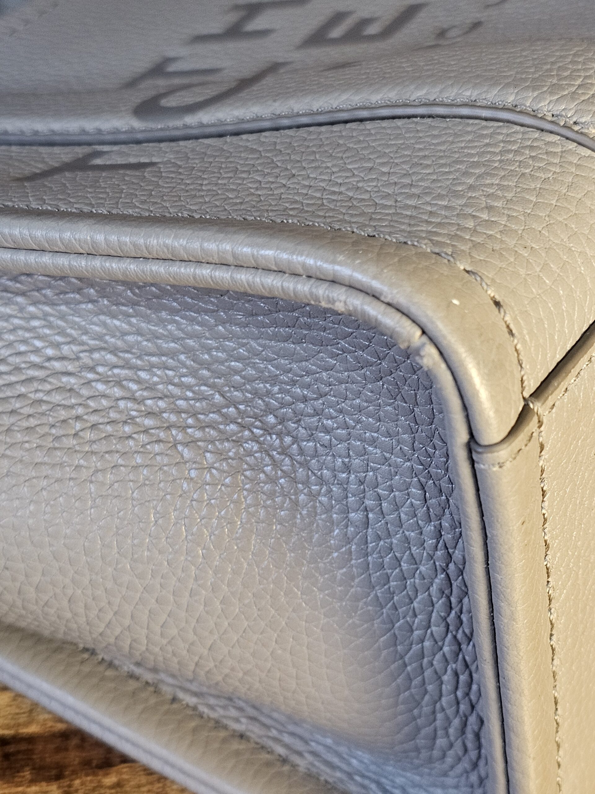 Small tote in Cement - Image 8