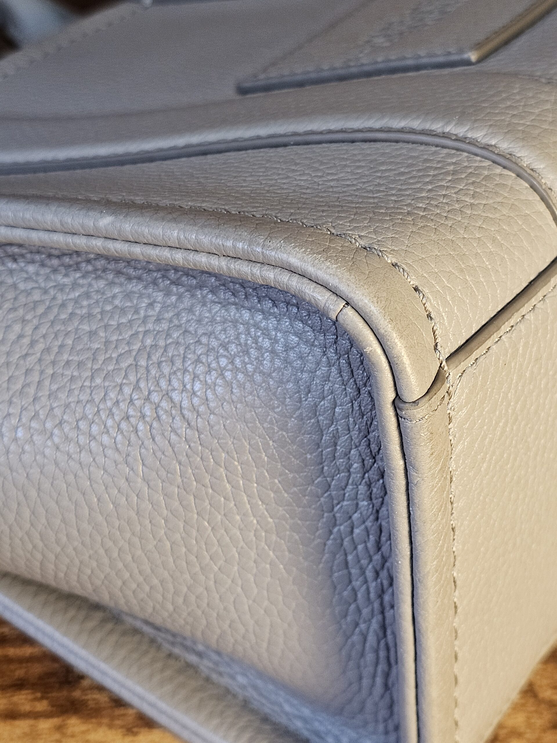 Small tote in Cement - Image 11