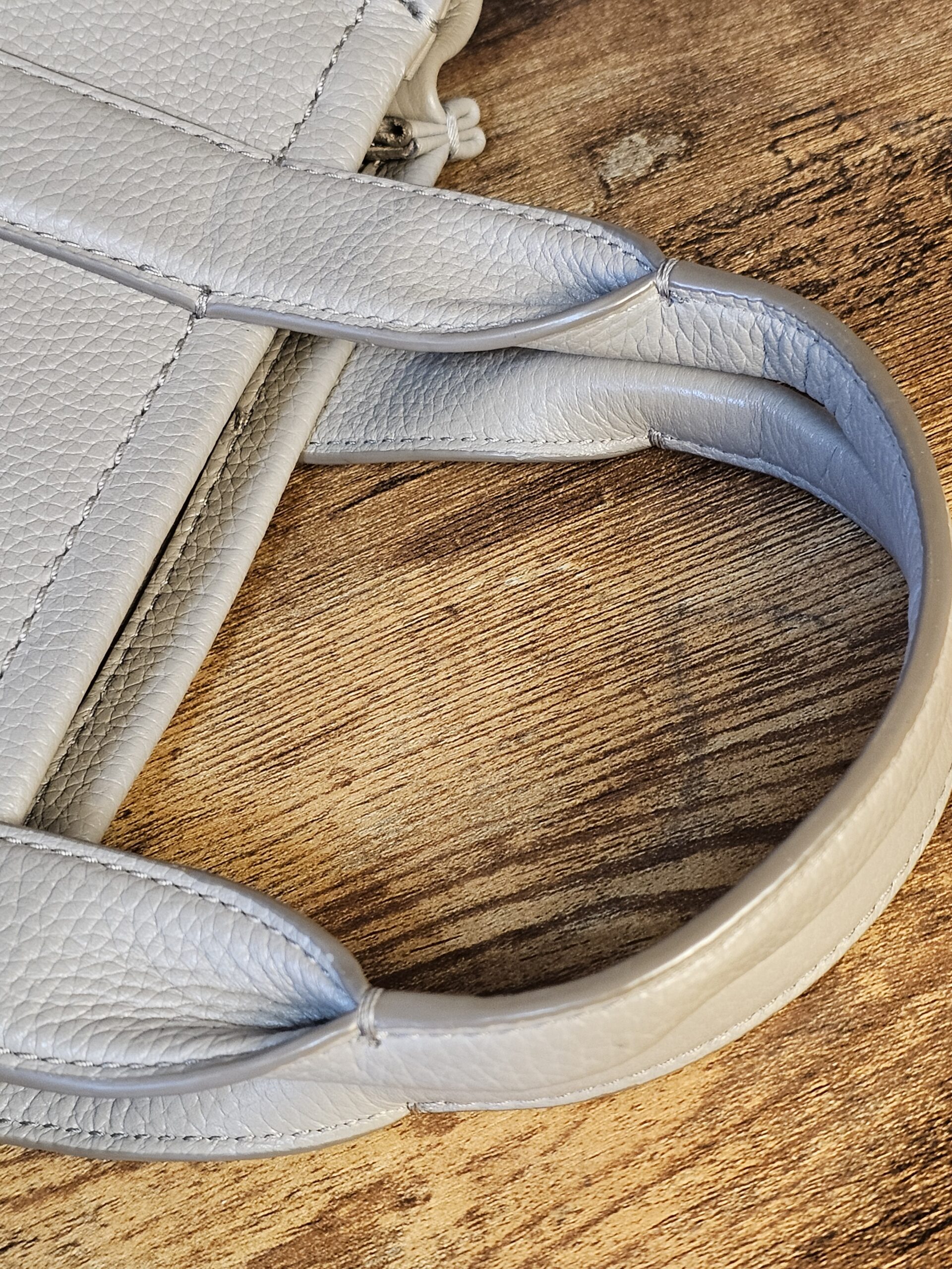 Small tote in Cement - Image 14