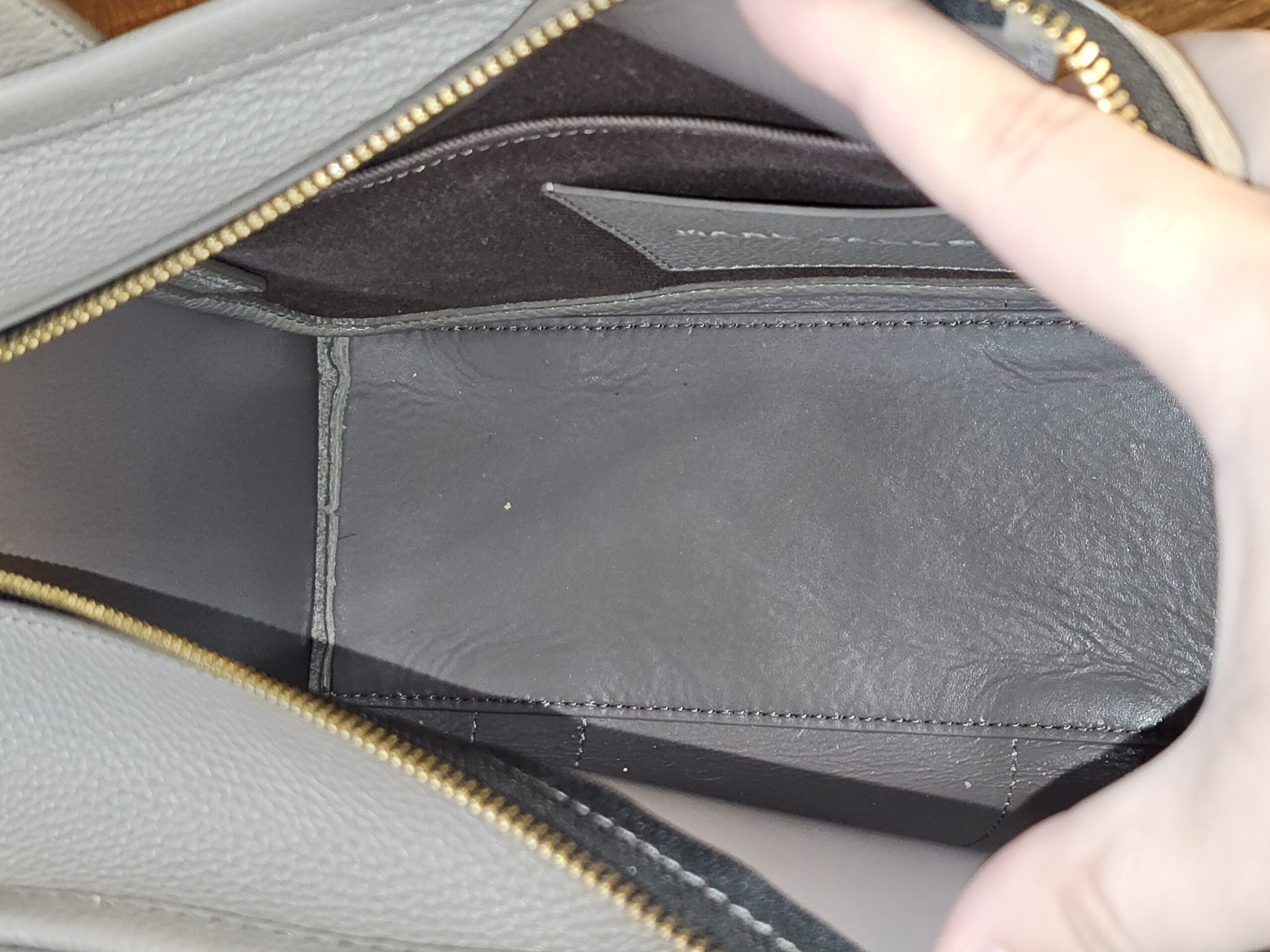 Small tote in Cement - Image 15