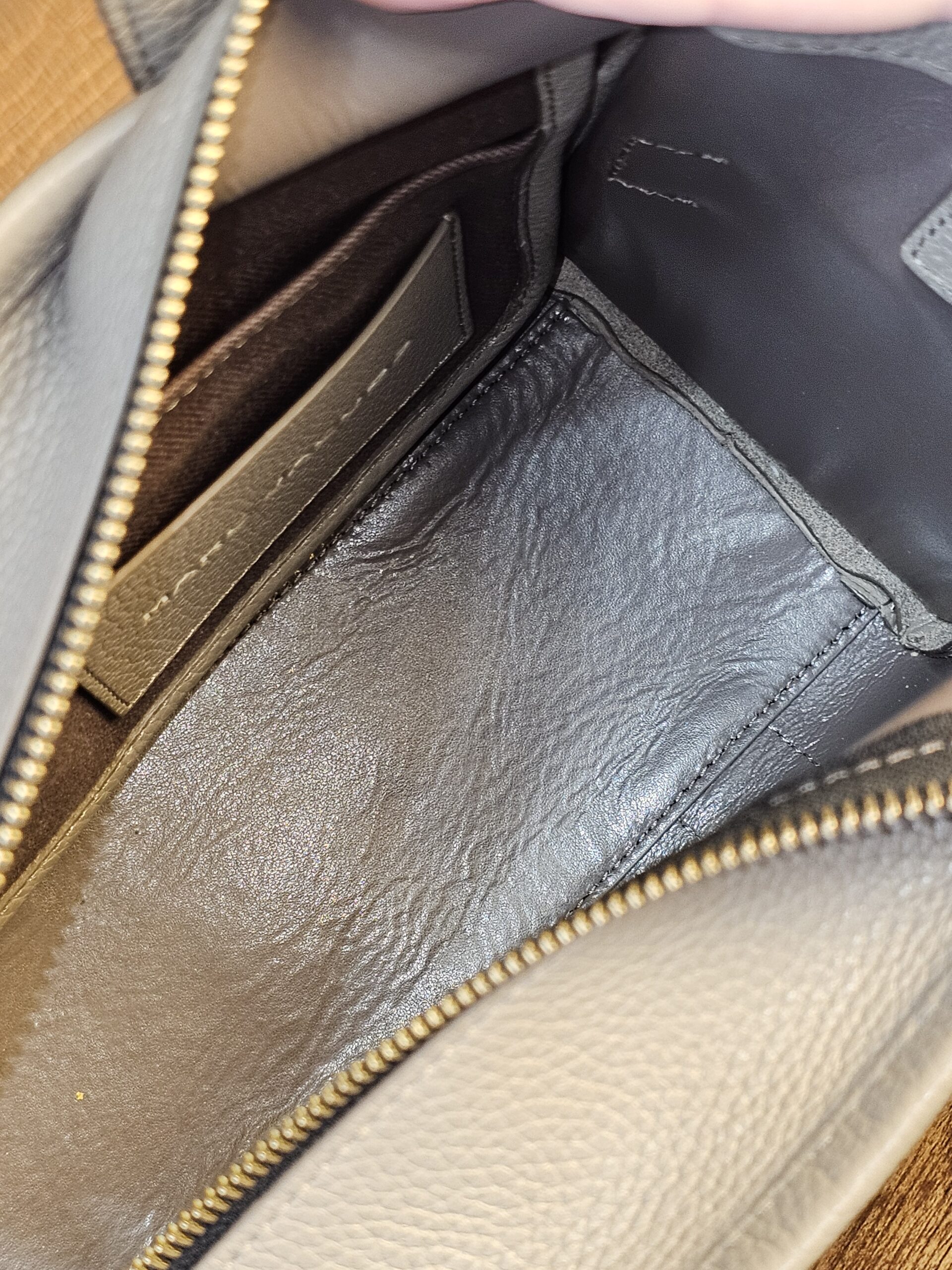 Small tote in Cement - Image 16