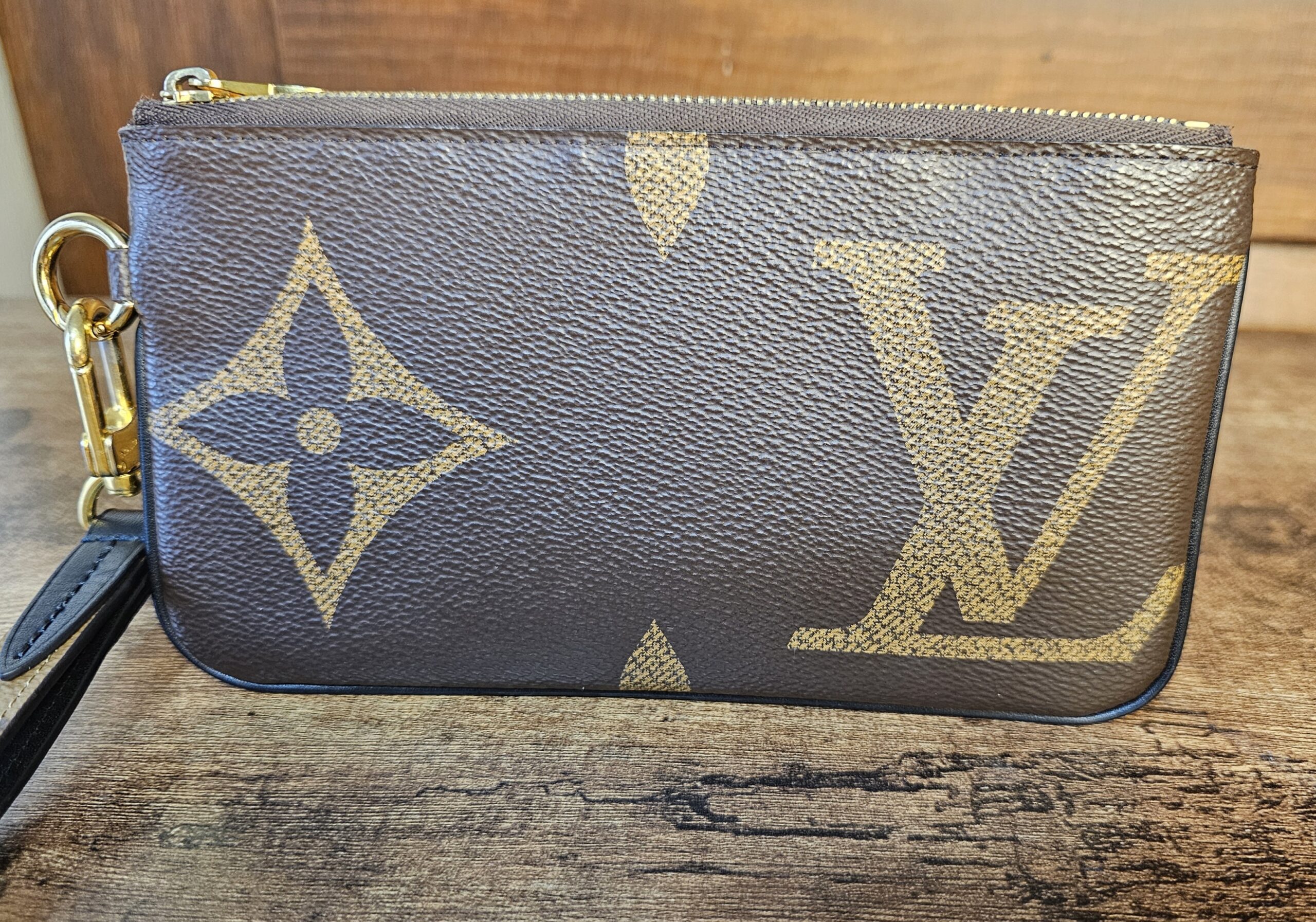 Trio Pouch Wrislet - Image 3