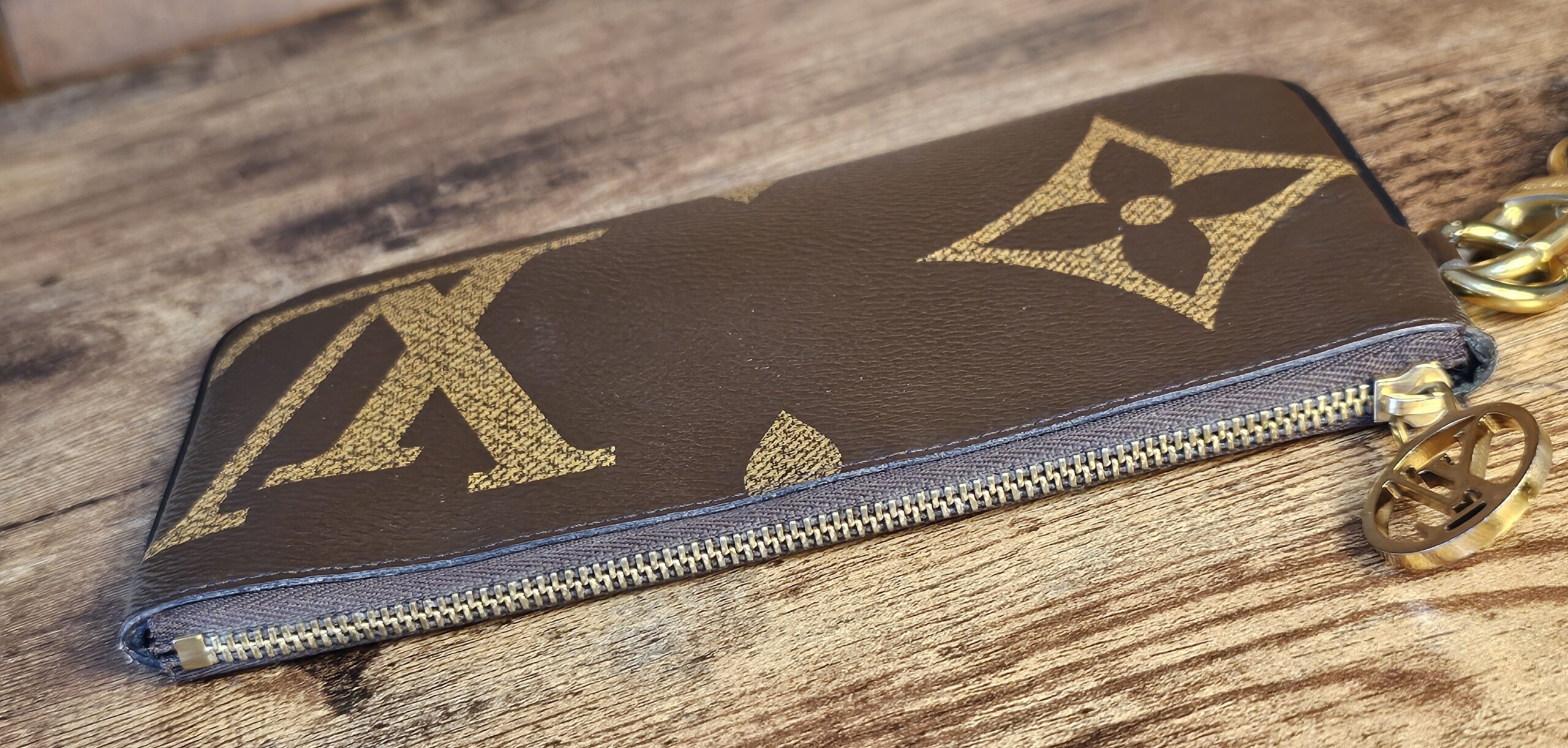 Trio Pouch Wrislet - Image 5