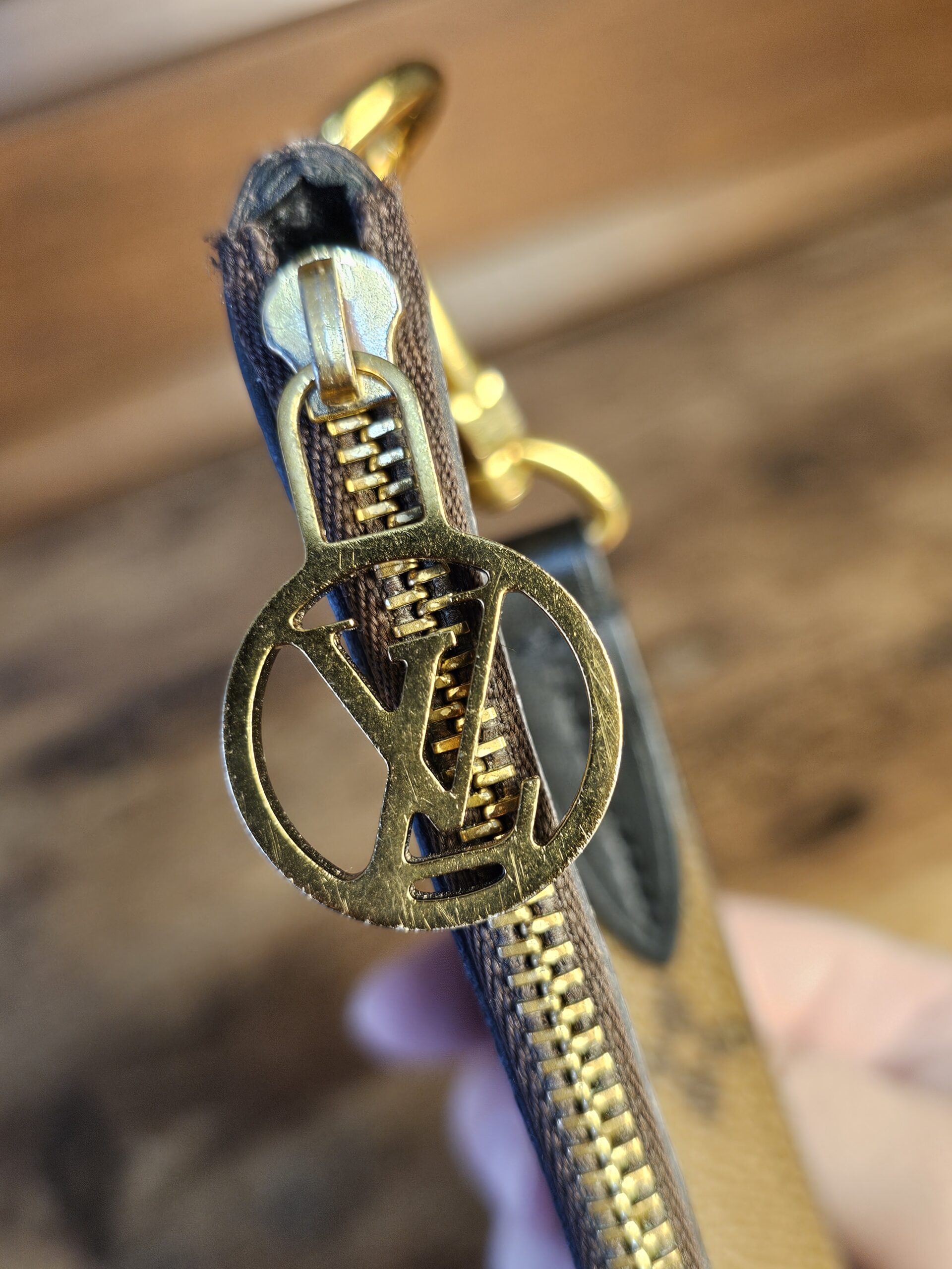 Trio Pouch Wrislet - Image 10