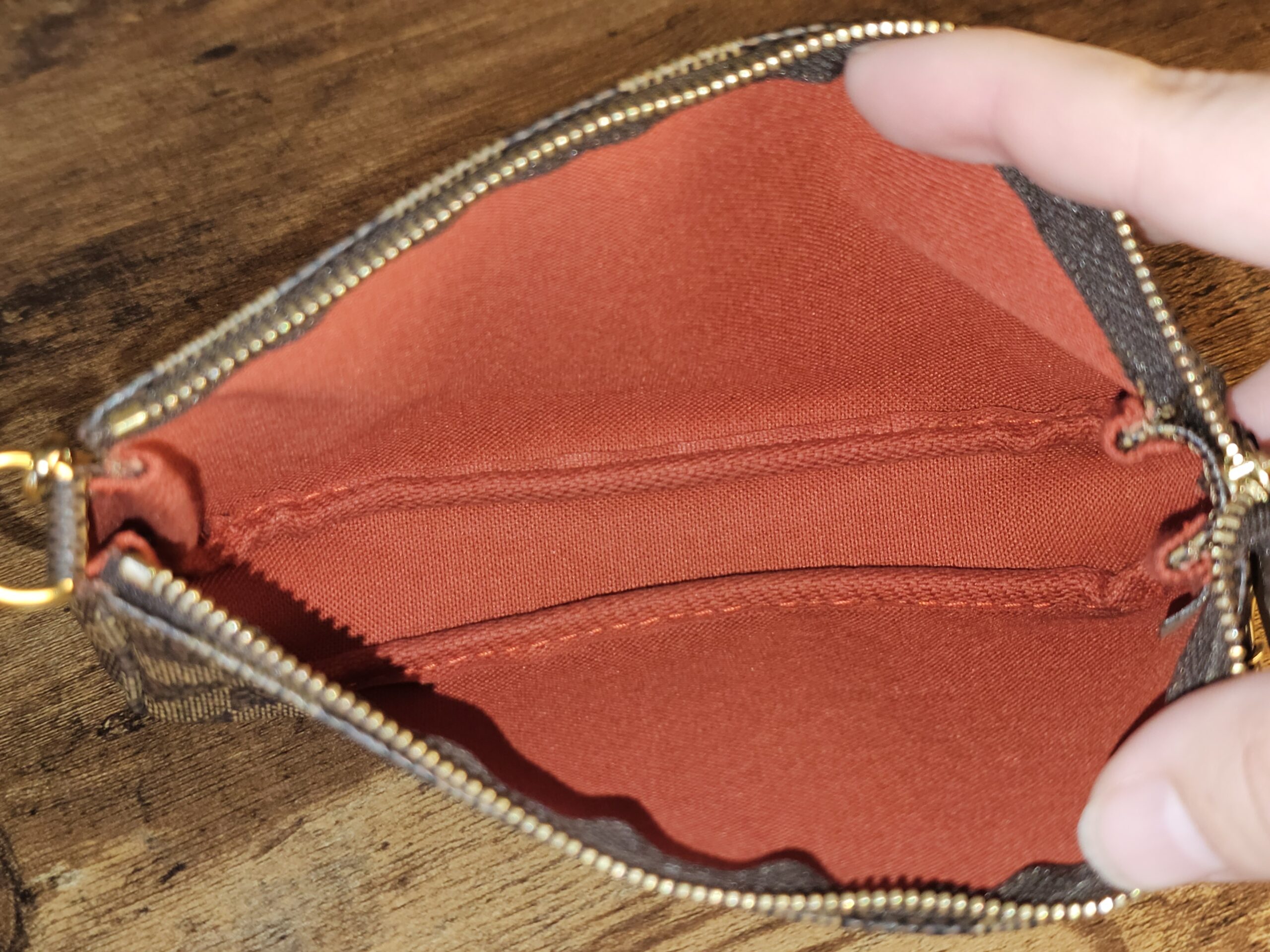 Bucket Pochette - Image 12