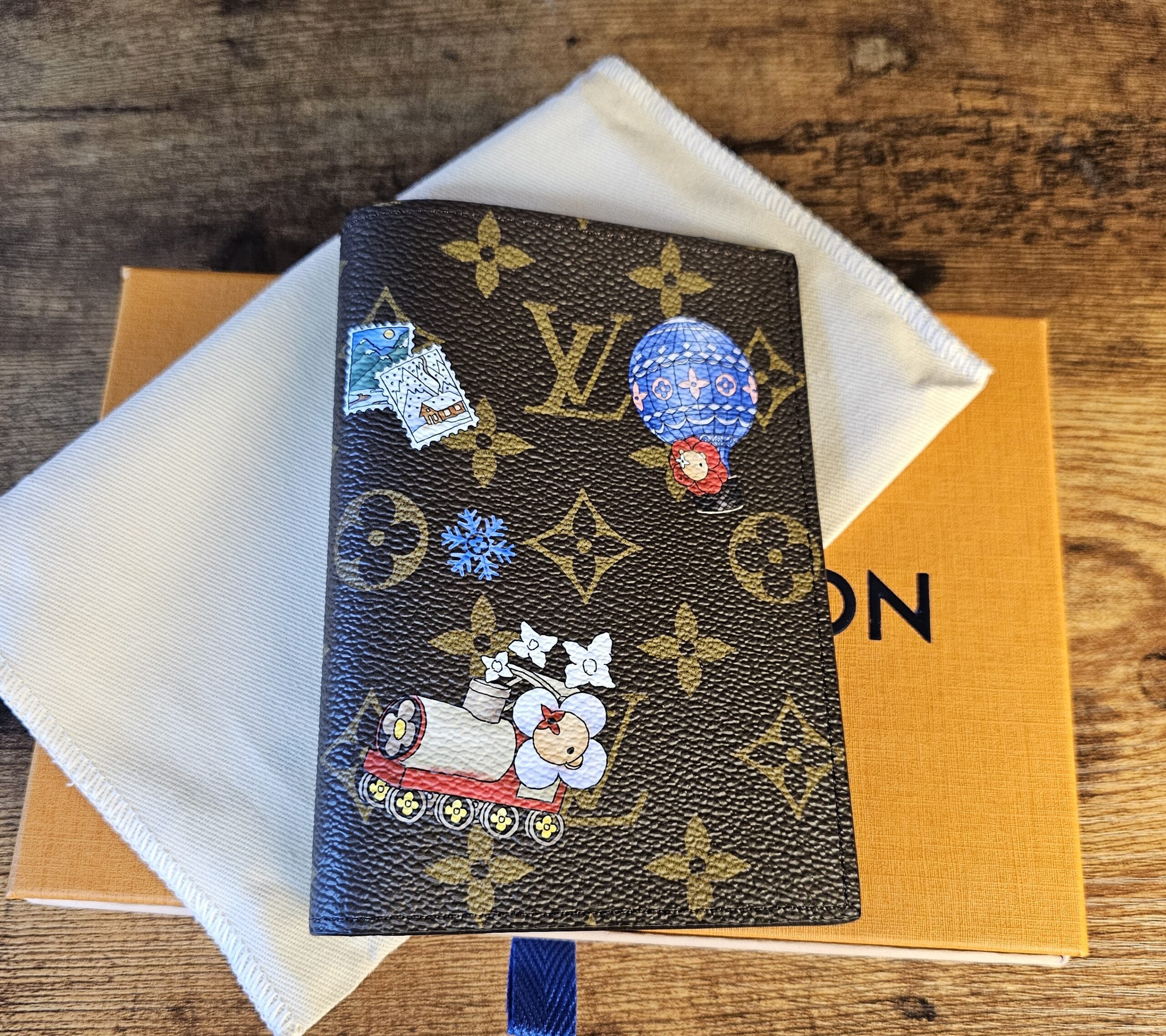 Passport Holder Blue Frost
