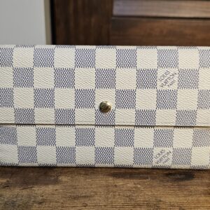 International Wallet Damier Azur