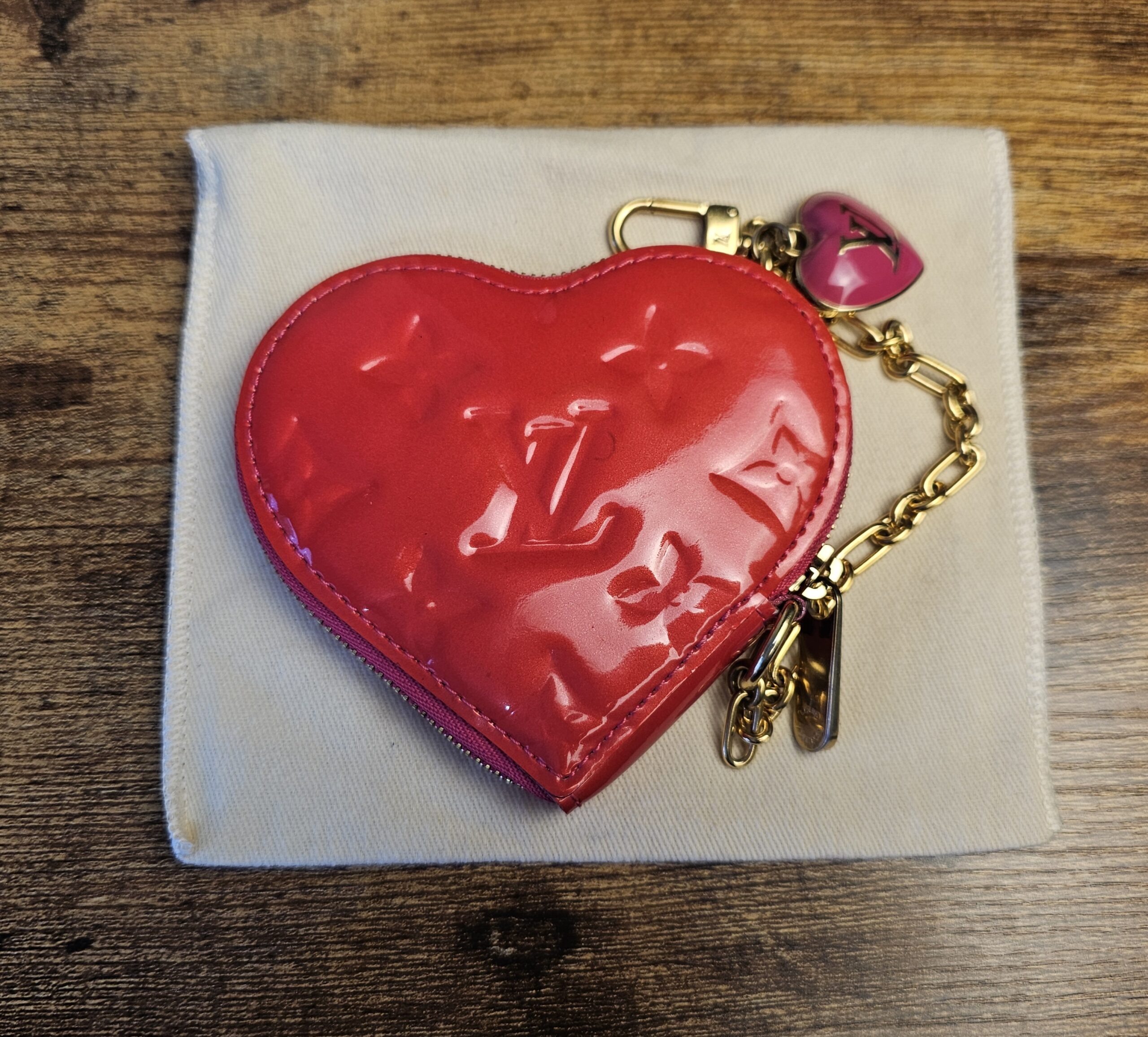 Vernis Heart Coin Purse - Image 2